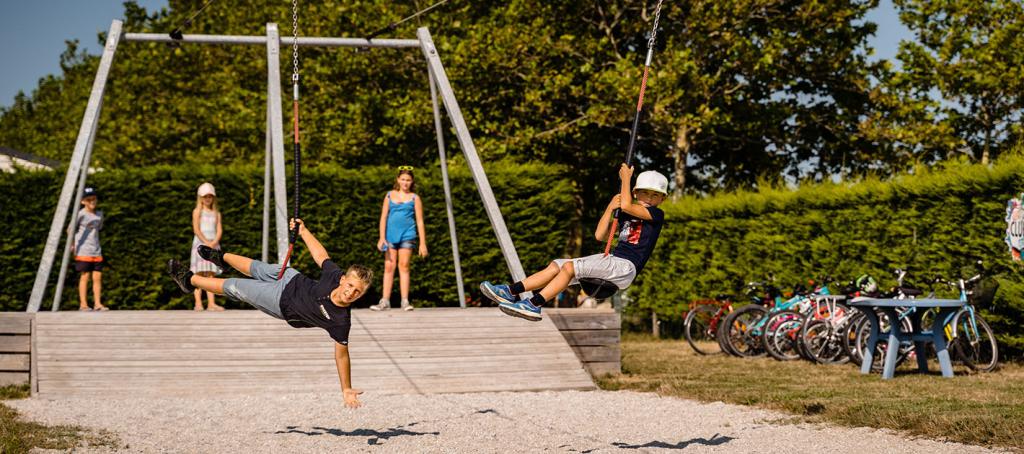 Tyrolienne au camping Mer et Soleil d'Oléron